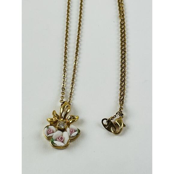 Avon Necklace Gold Tone Pink Porcelain Roses Rhinestone Pendant Chain Green Leaf - Picture 7 of 15